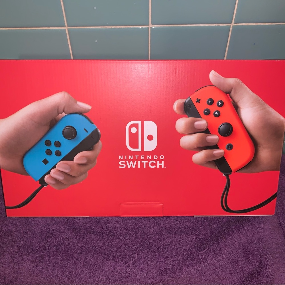 Nintendo Switch - Picture 3 of 4